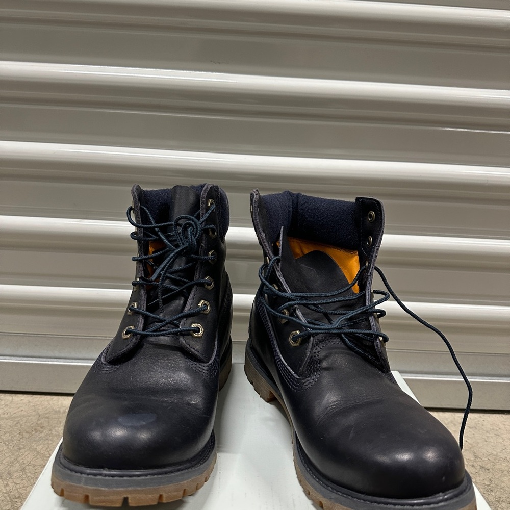 Timberland boots size 9 women color dark blue